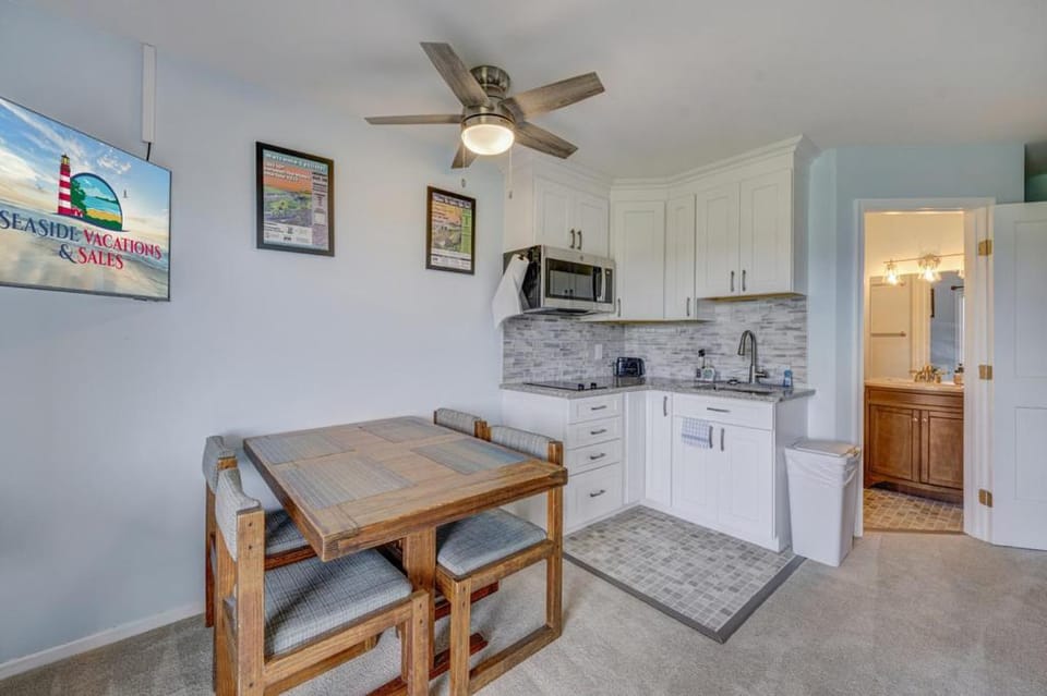 Assateague Inn 203-S Apartment in Chincoteague Island