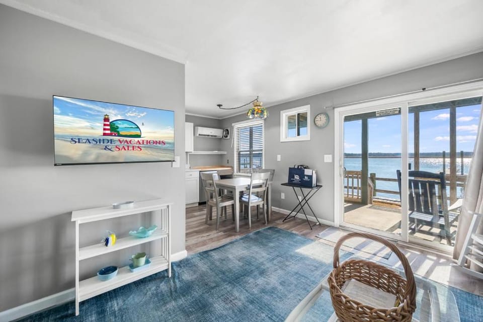 Sunrise Sonata Apartment in Chincoteague Island