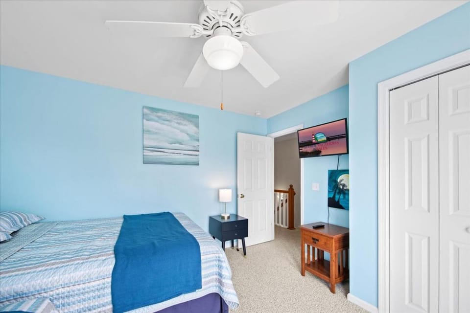 Waters Edge House in Chincoteague Island
