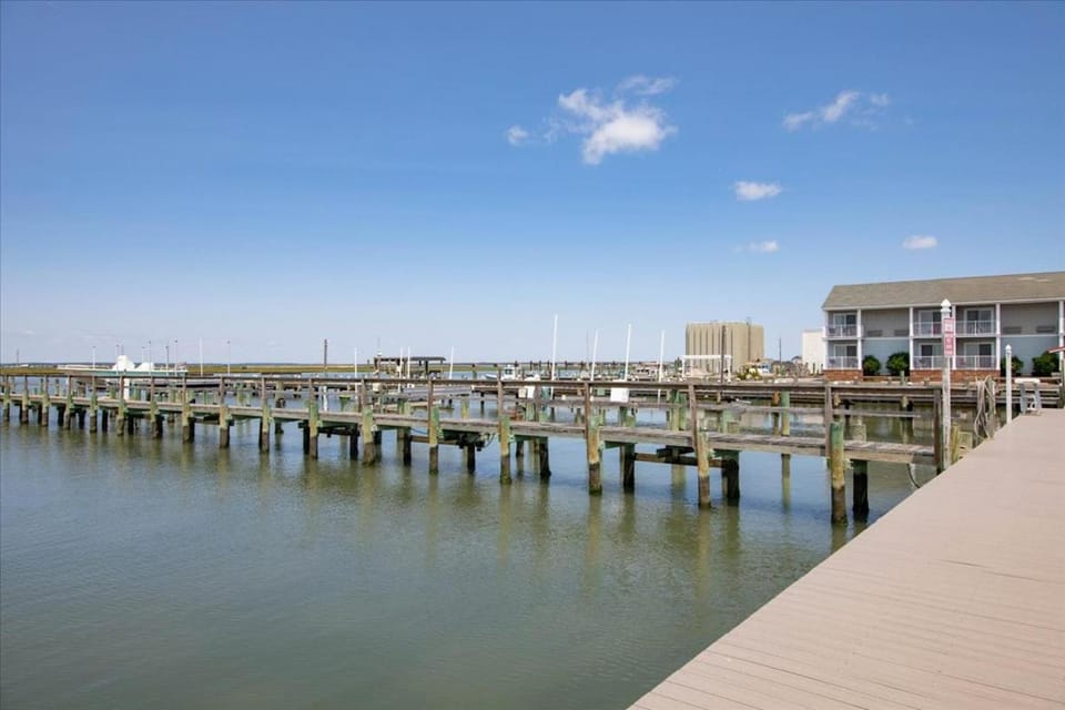 Waters Edge House in Chincoteague Island