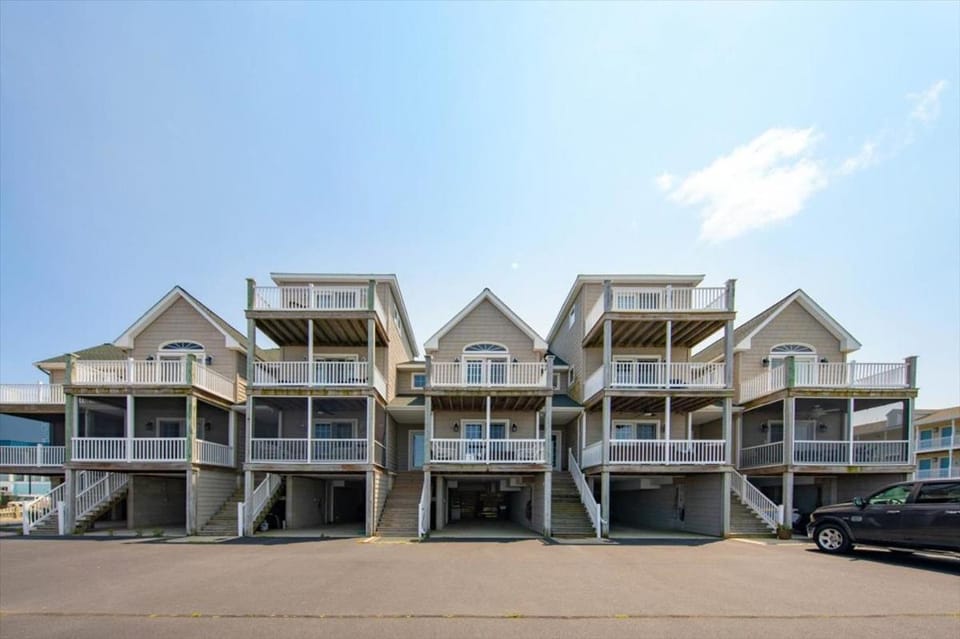 Waters Edge House in Chincoteague Island