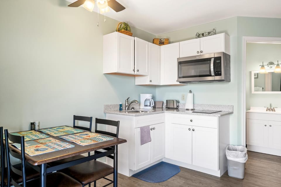 Assateague Inn 105-S Apartment in Chincoteague Island