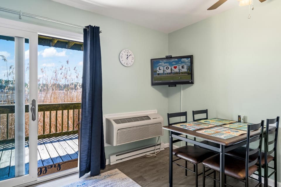 Assateague Inn 105-S Apartment in Chincoteague Island