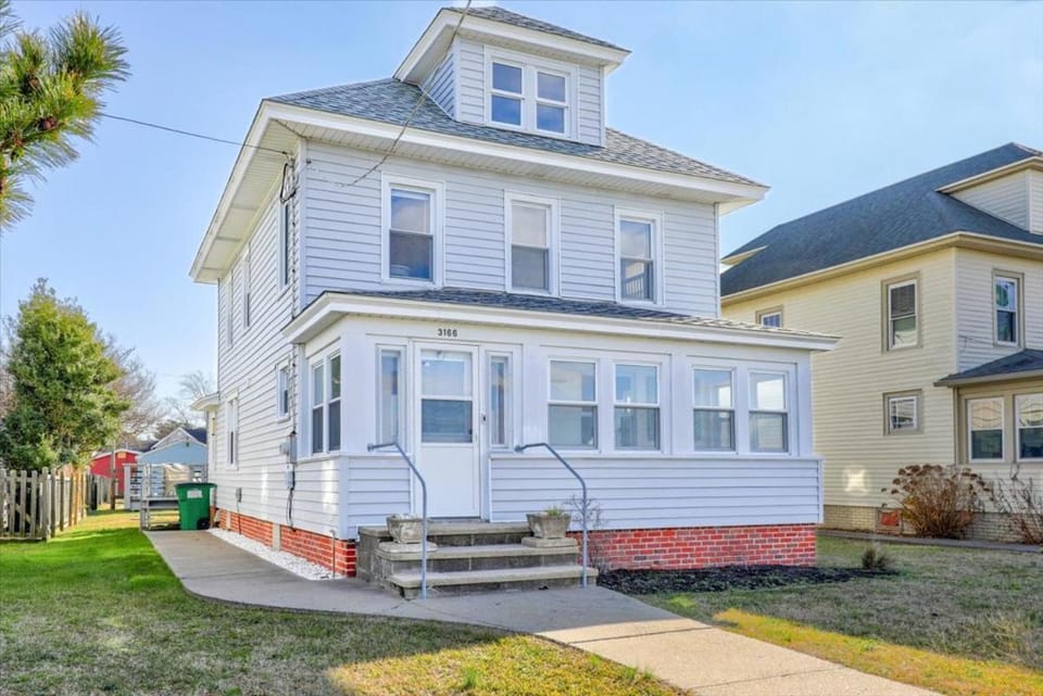 Waterfront Wonder House in Chincoteague Island