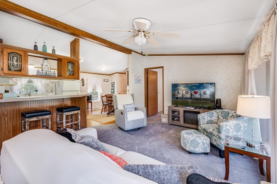 One Peace Cottage House in Chincoteague Island