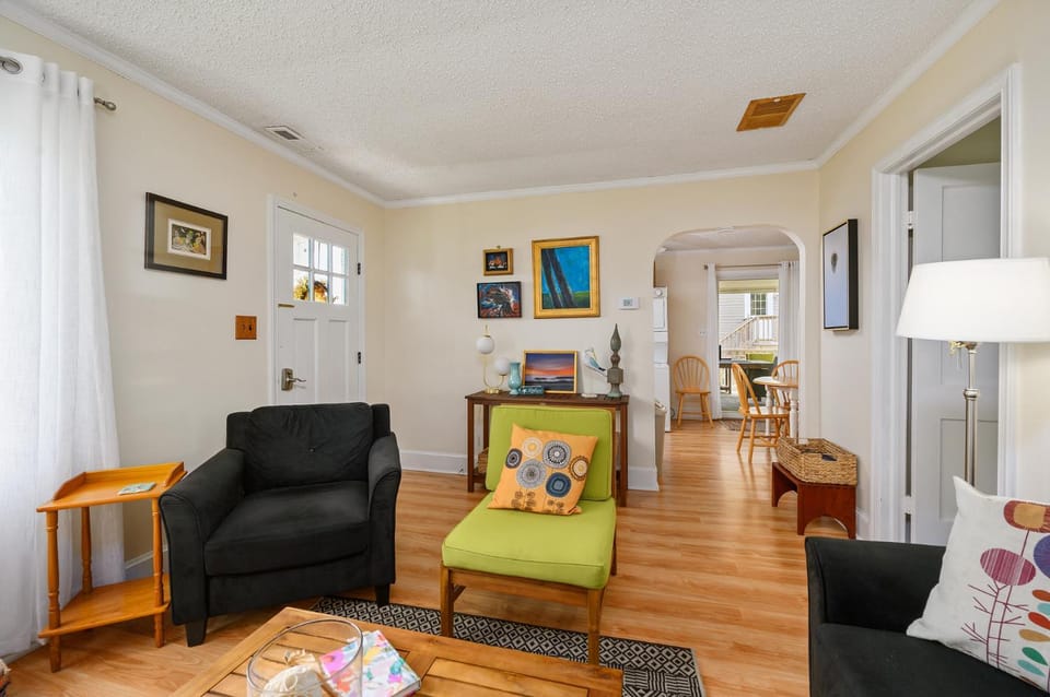 Bertie Street Cottage House in Chincoteague Island