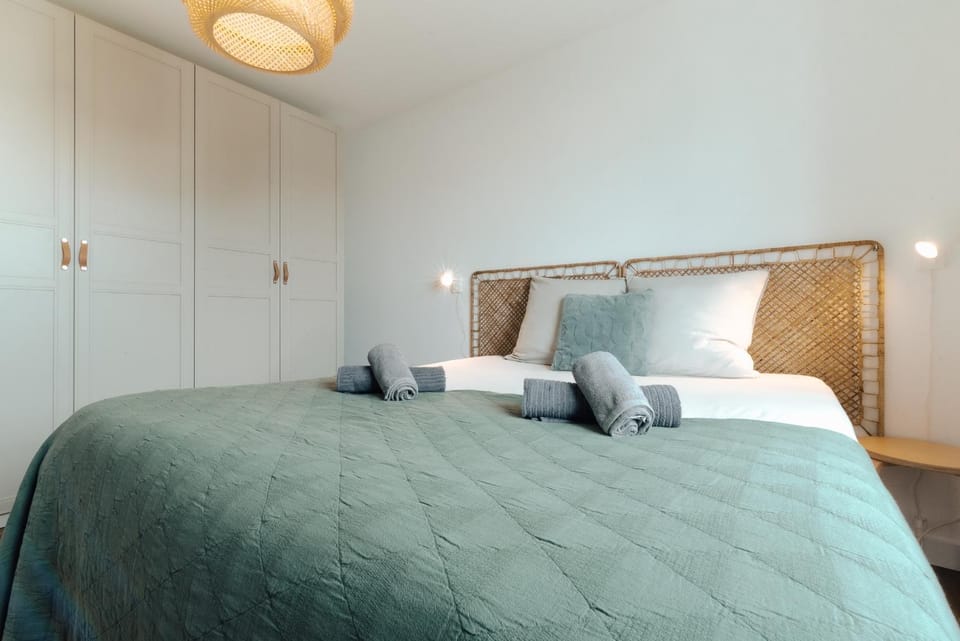Bed, Bedroom, wardrobe