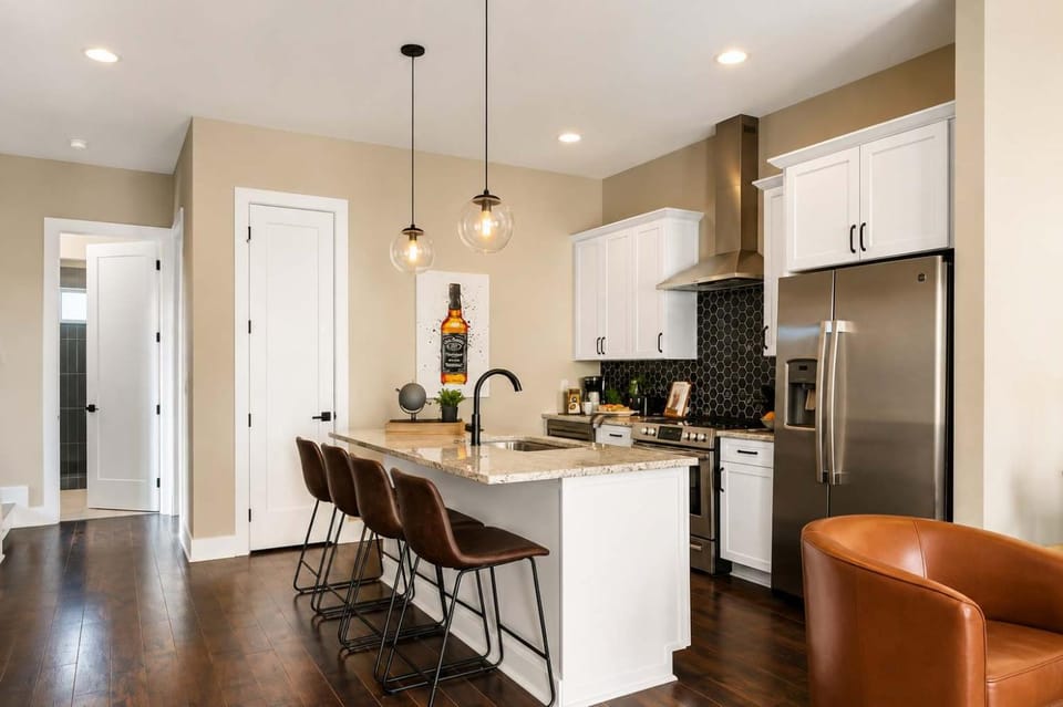 Kitchen or kitchenette, Photo of the whole room, Dining area, dishwasher, oven, stove