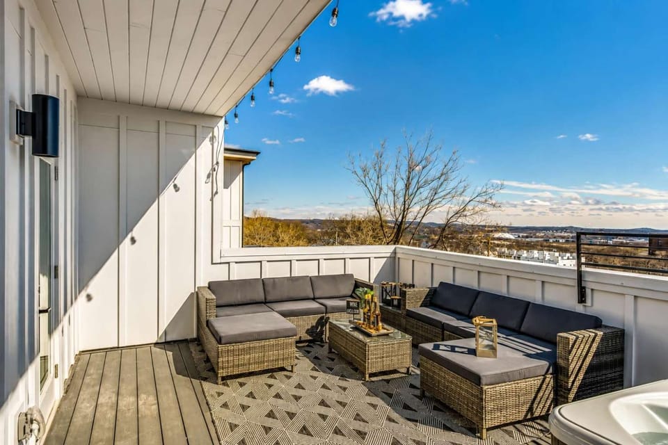 Patio, Day, View (from property/room), Balcony/Terrace, Seating area