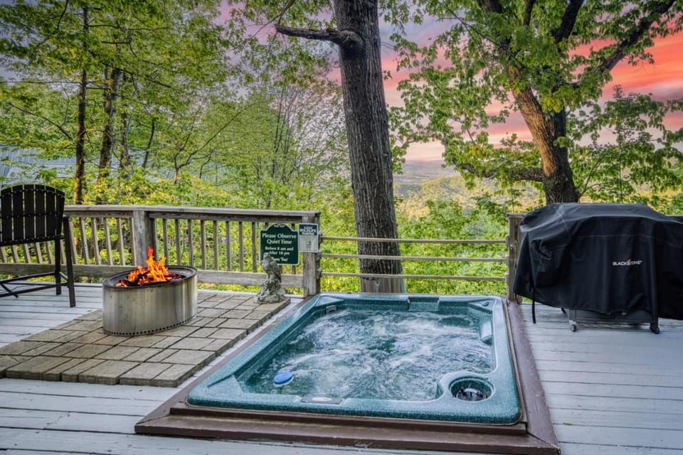 Spectacular Mountain View - Cloud 9 - HotTub-PETS OK House in White County