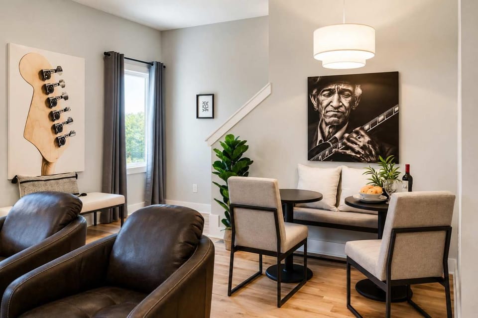 Living room, Seating area, Dining area