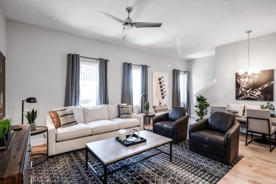 Living room, Seating area, Dining area