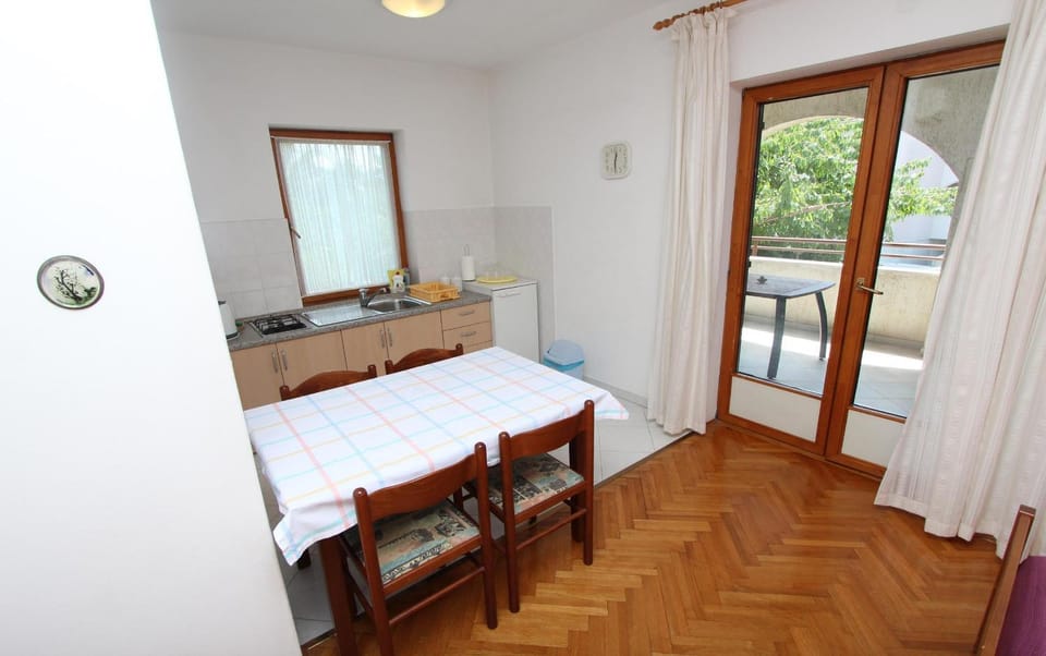 Balcony/Terrace, Kitchen or kitchenette, Dining area