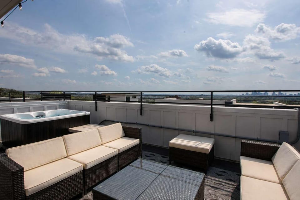 Patio, Day, View (from property/room), Balcony/Terrace, Seating area