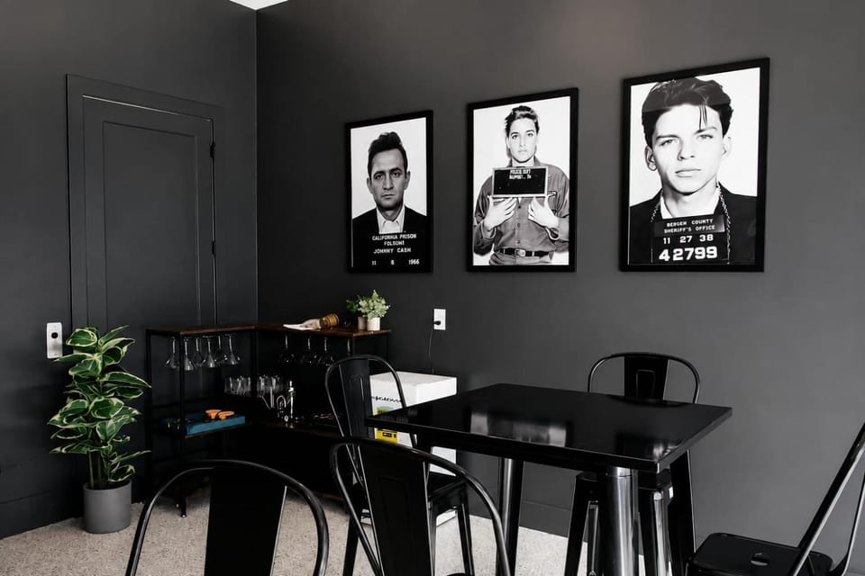 Lounge or bar, Seating area
