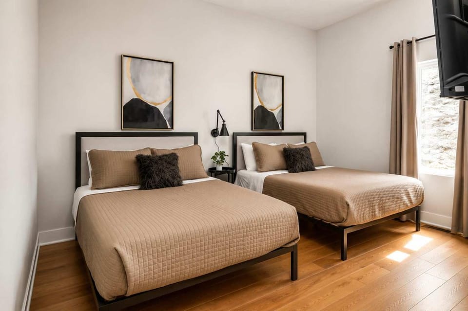 Bed, Photo of the whole room, Bedroom
