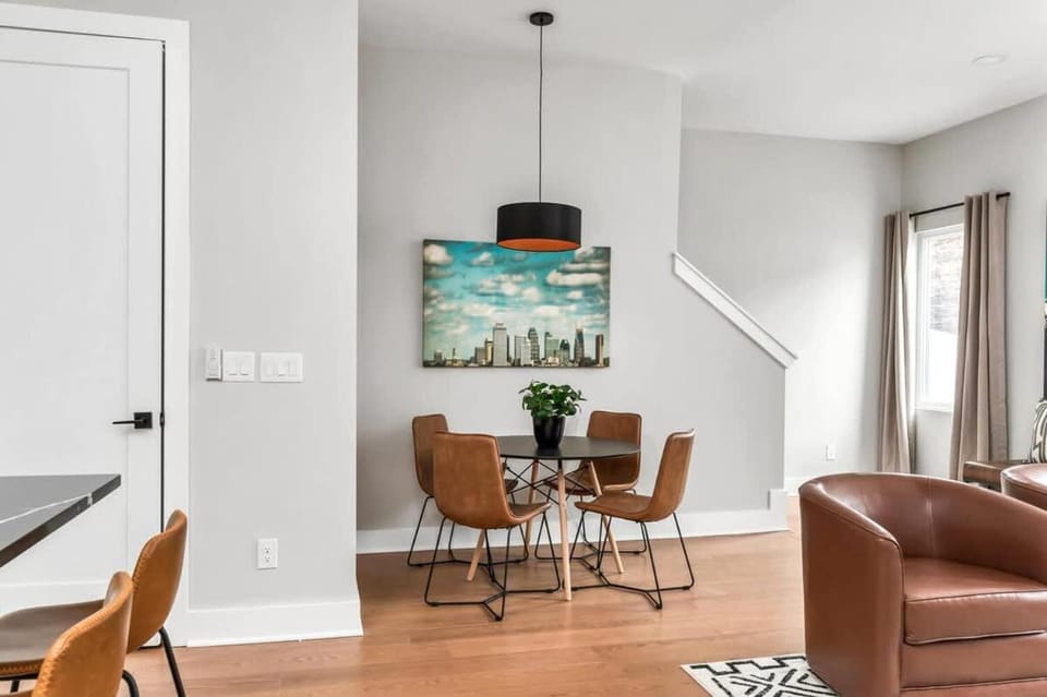 Seating area, Dining area