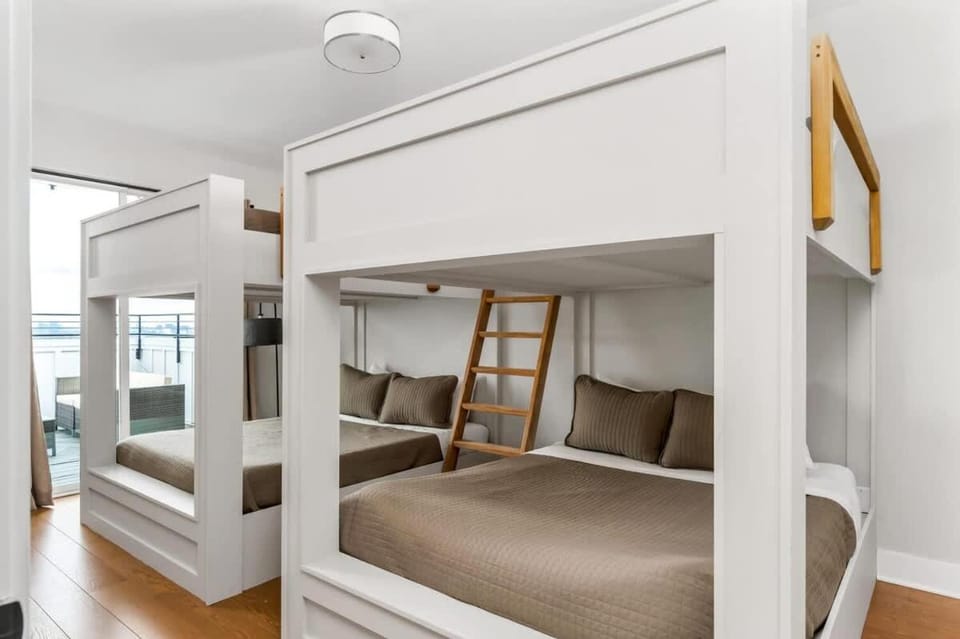 Bed, Photo of the whole room, Bedroom, bunk bed