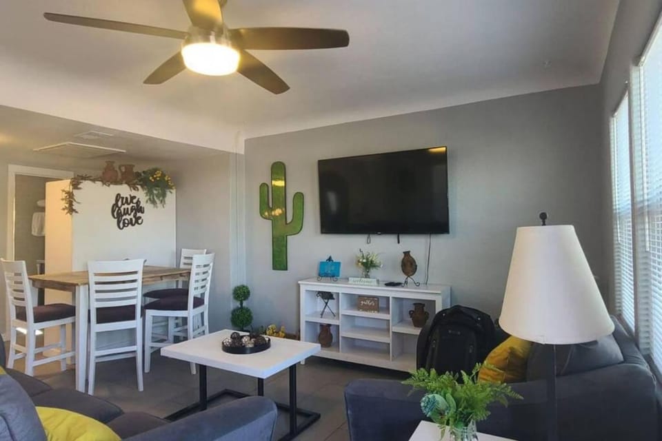 Charming Apt Downtown Phoenix Historic Patio Apartment in Phoenix