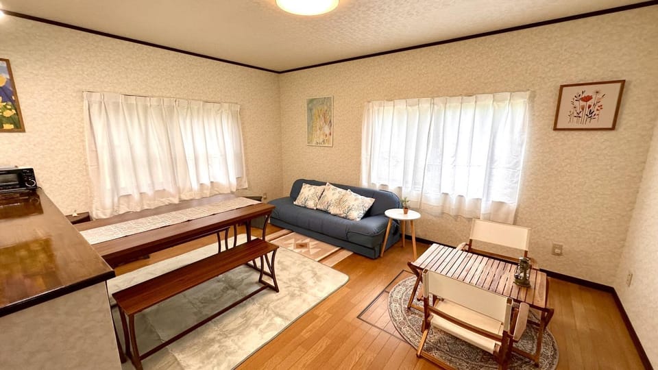 Living room, Photo of the whole room, Seating area, Dining area, furniture
