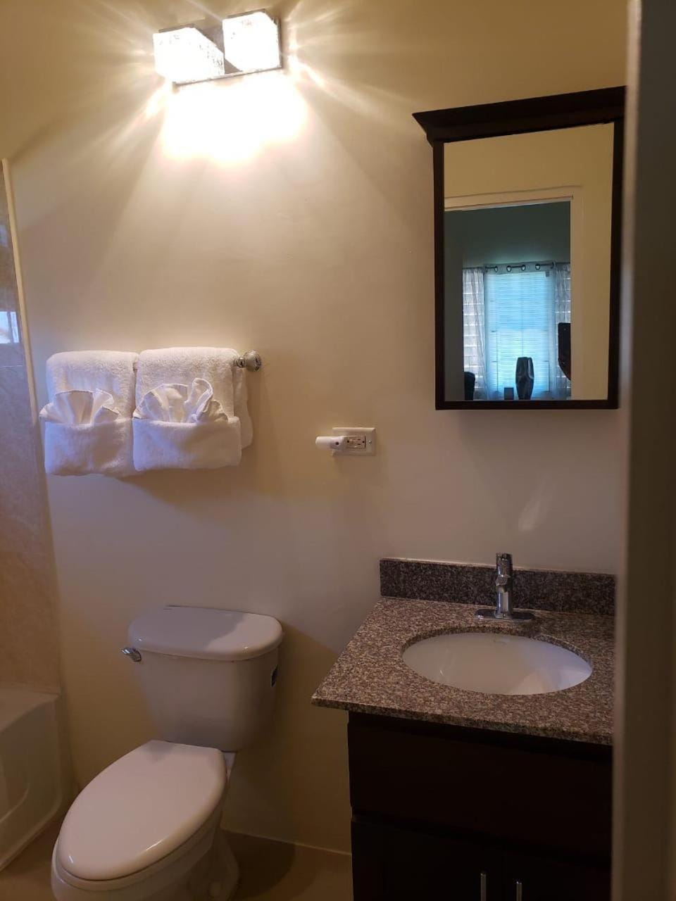 Toilet, Bathroom, towels