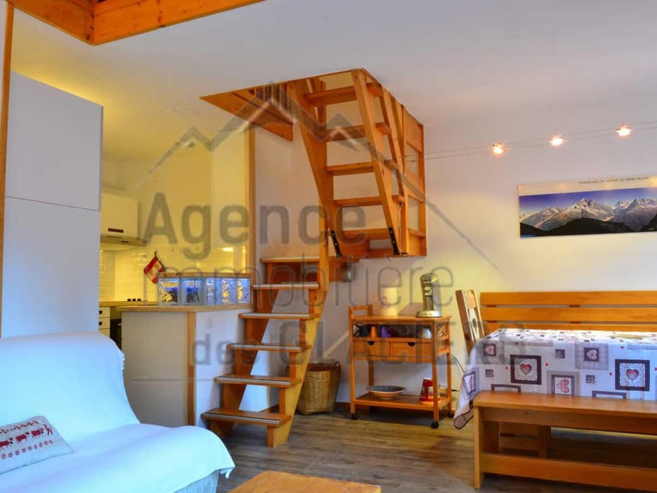 Duplex rénové 8 pers. à 120m des pistes avec parking, balcon, vue montagne, 3 chambres - FR-1-329-95 Apartment in Landry
