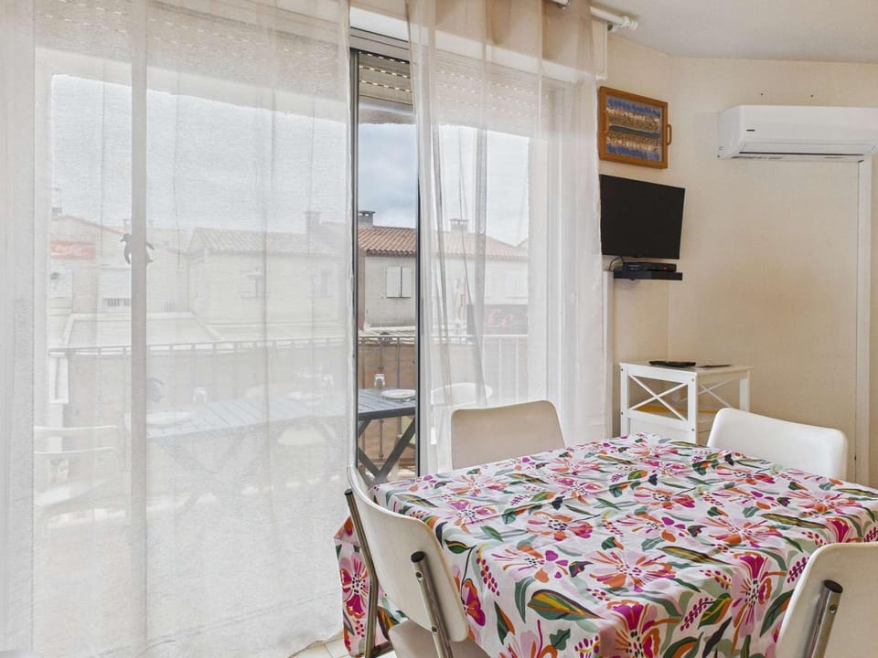 Appartement 2 pièces à Marseillan-Plage avec Parking et Climatisation - FR-1-326-853 Apartment in Marseillan