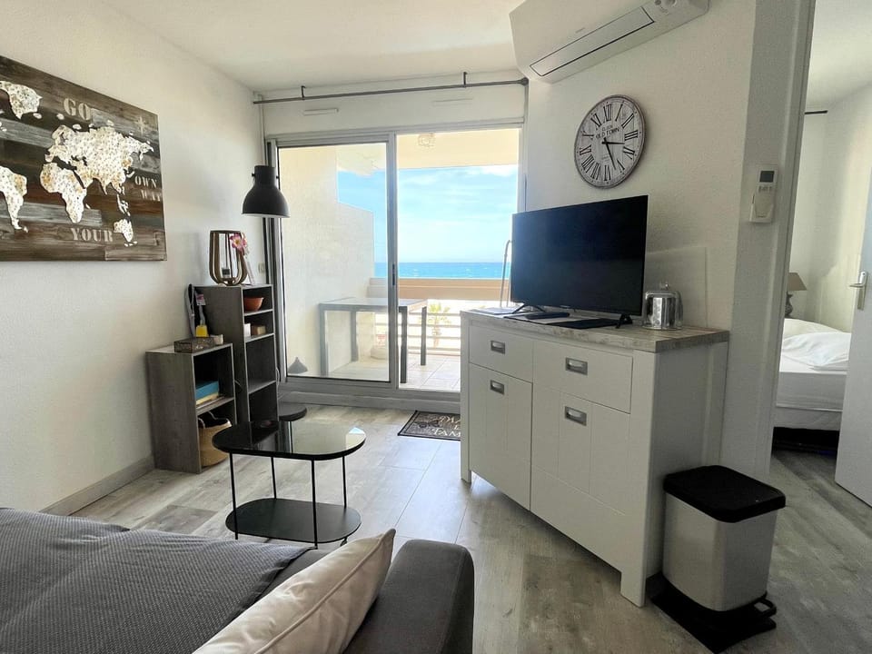 Superbe appartement avec piscine et parking sécurisé - FR-1-748-33 Apartment in Canet-en-Roussillon