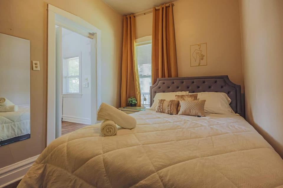 Comfy One Bed Apartment in Forest Park Apartment in Forest Park