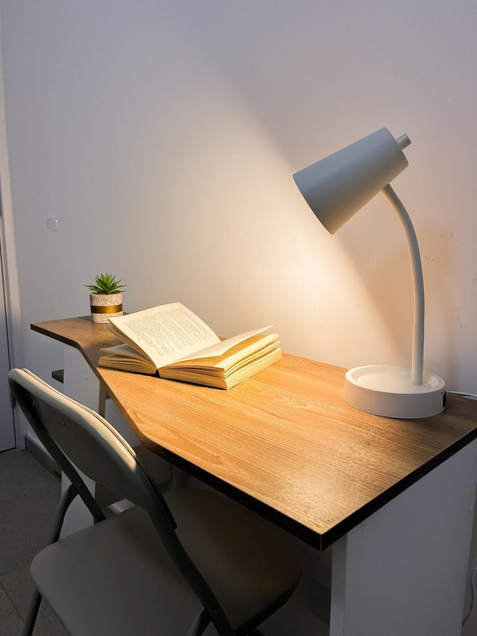 Seating area, Bedroom