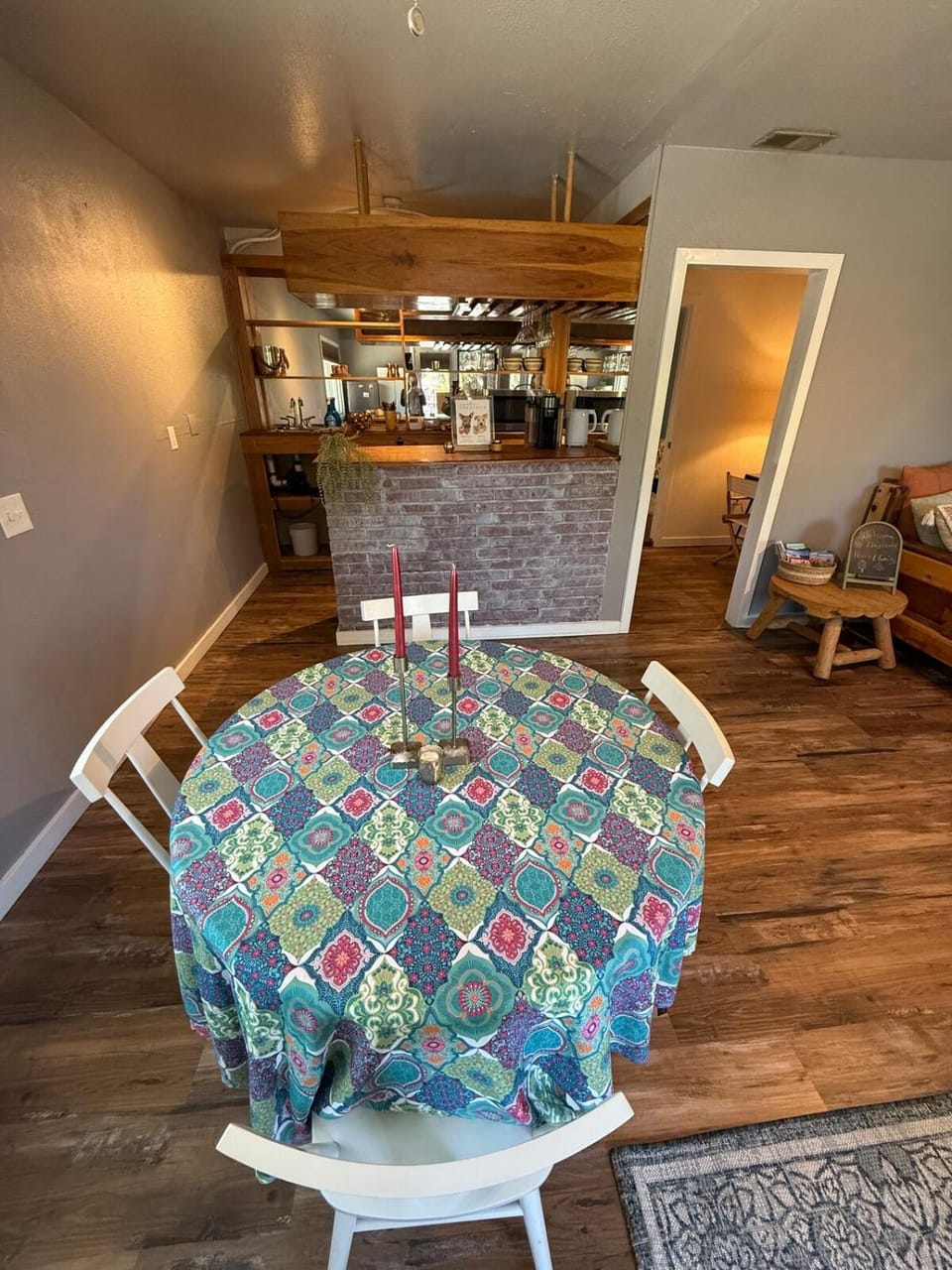 Seating area, Dining area