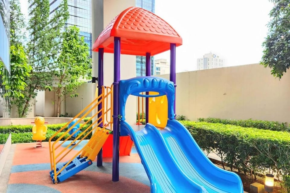 BGC Uptown Parksuites Cosy 1 Bedroom Suite with balcony 300MBPS wifi Apartment in Makati