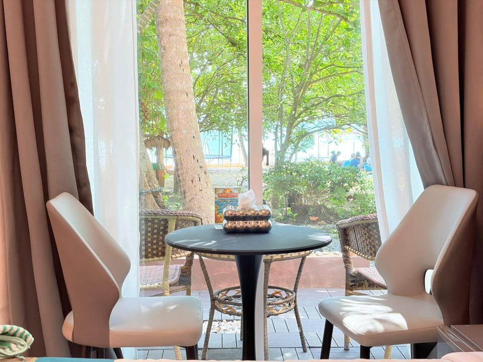 Garden, Dining area