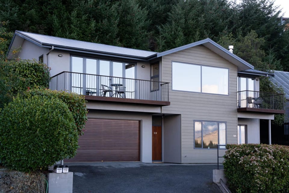 Elevated Elegance in Fernhill Apartment in Queenstown