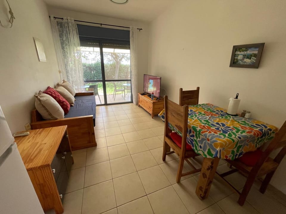 Kalimera Garden Apartment in North District