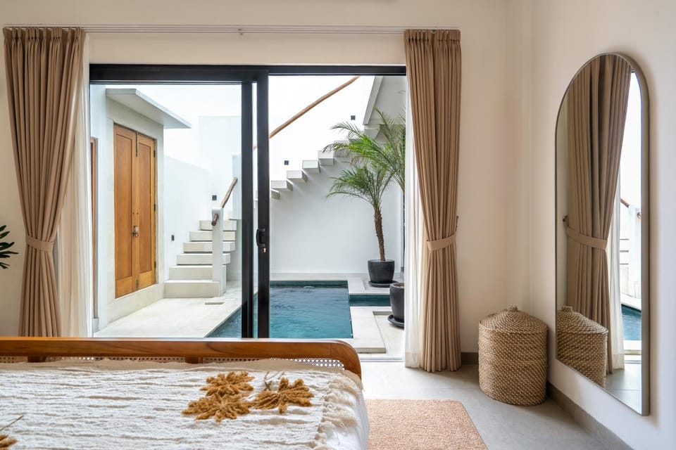 Bed, Bedroom, Pool view