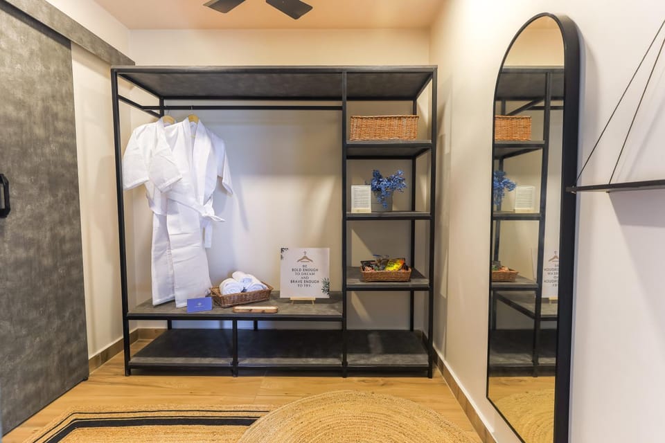 Bathroom, wardrobe