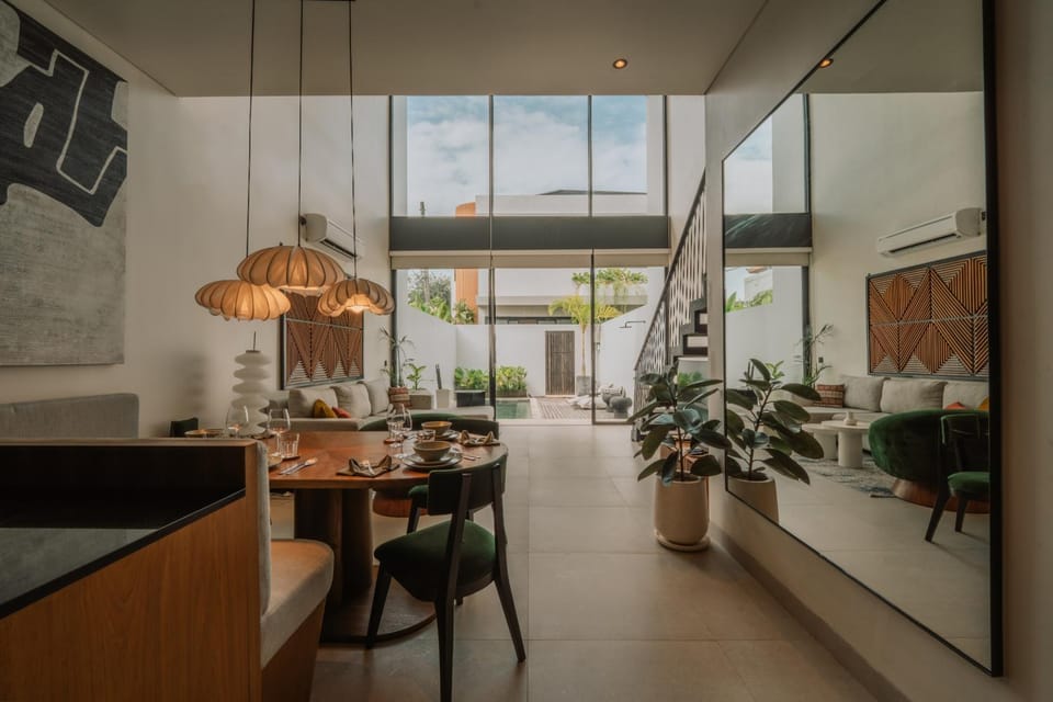 Living room, Dining area, Pool view, Pool view, Swimming pool, Swimming pool