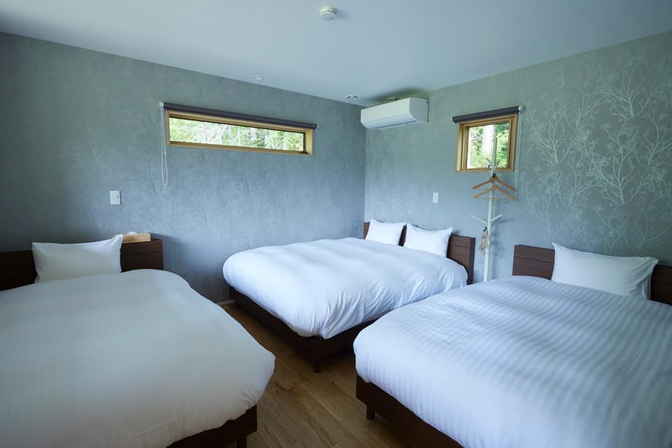Bed, Photo of the whole room, Bedroom, air conditioner