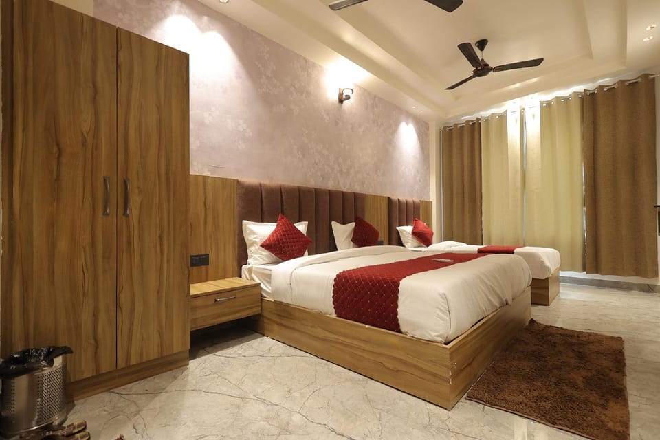 Bed, Photo of the whole room, Bedroom, wardrobe