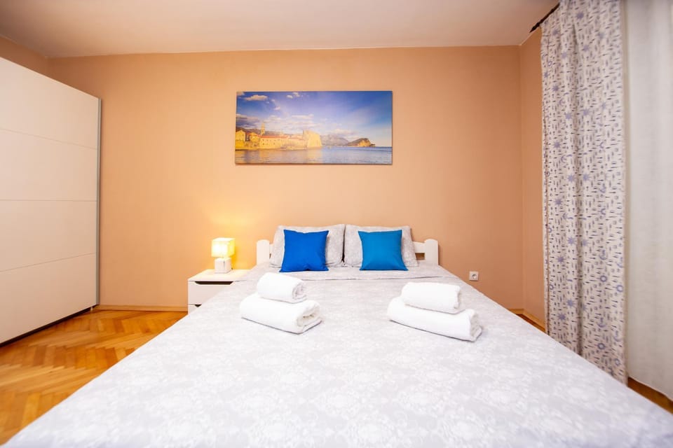 Palm street apartment near Dukley beach Apartment in Budva