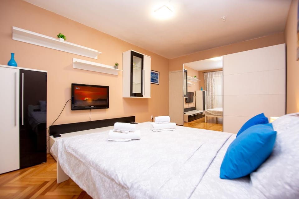 Palm street apartment near Dukley beach Apartment in Budva