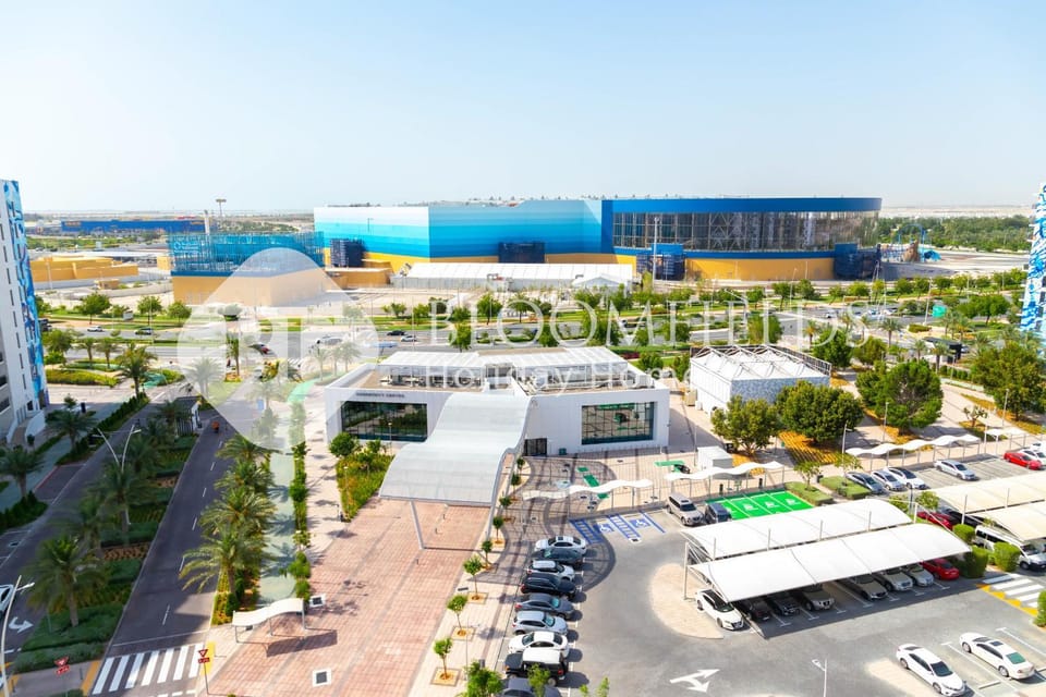 Bloomfields Grandeur 3Br Pulse Maid Water's edge Apartment in Abu Dhabi