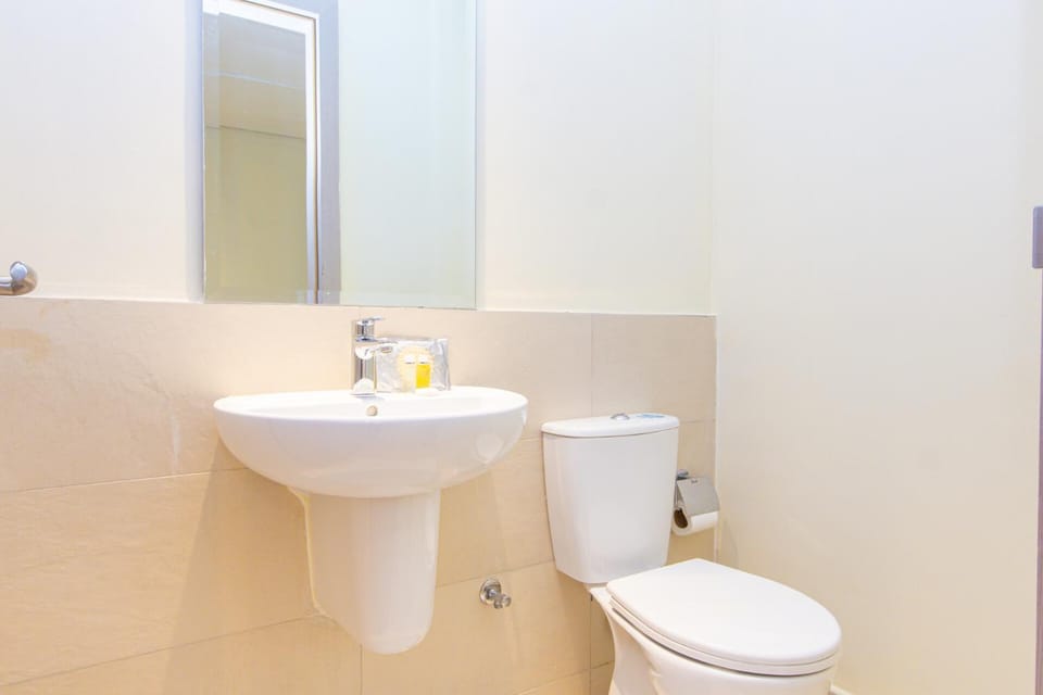 Bloomfields Grandeur 3Br+Maid Water's edge Apartment in Abu Dhabi