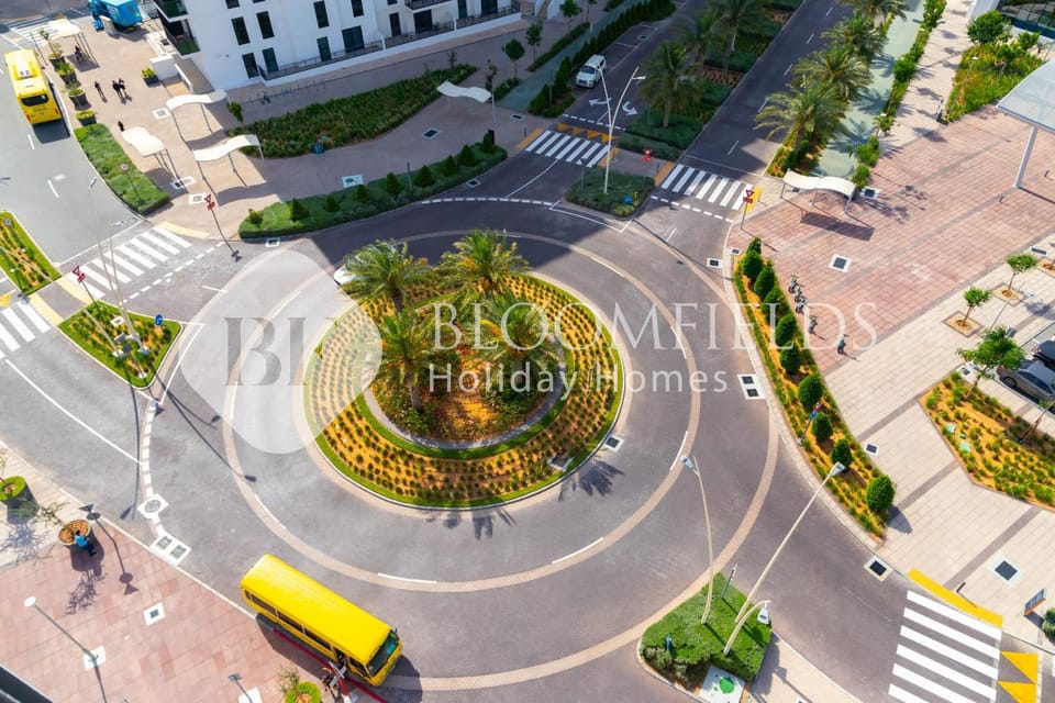 Bloomfields Grandeur 3Br Pulse Maid Water's edge Apartment in Abu Dhabi