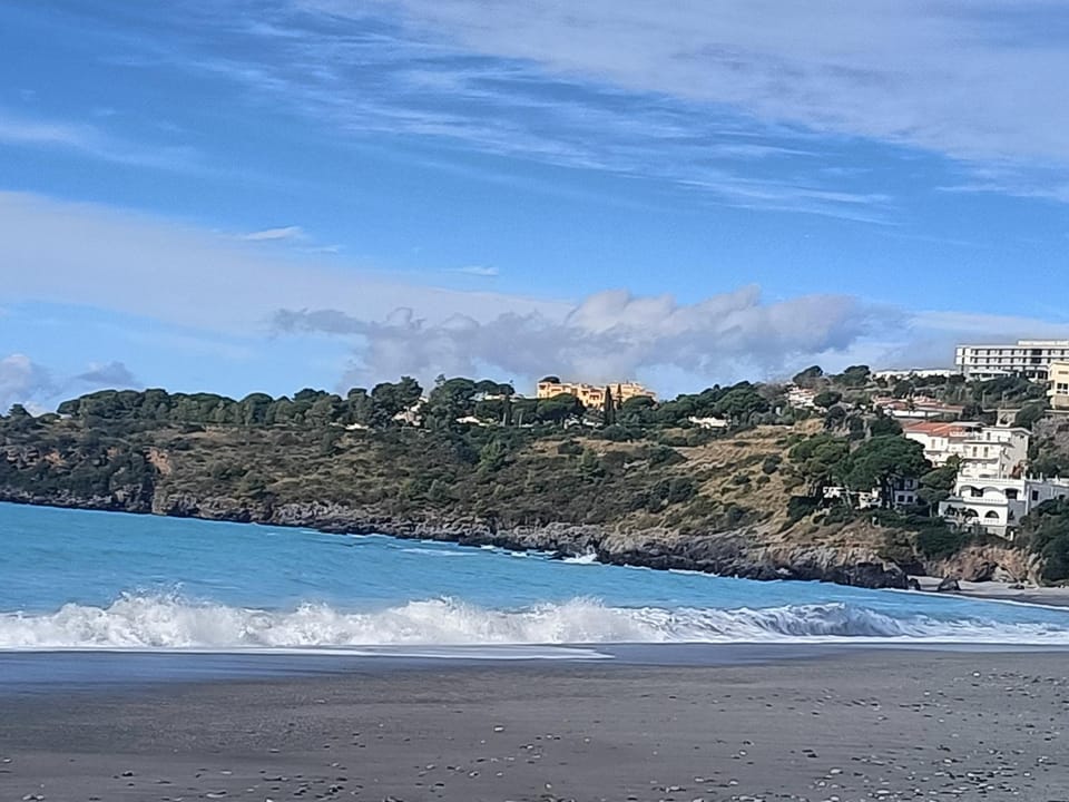 Elegant apartament 150m from the beach Apartment in Scalea