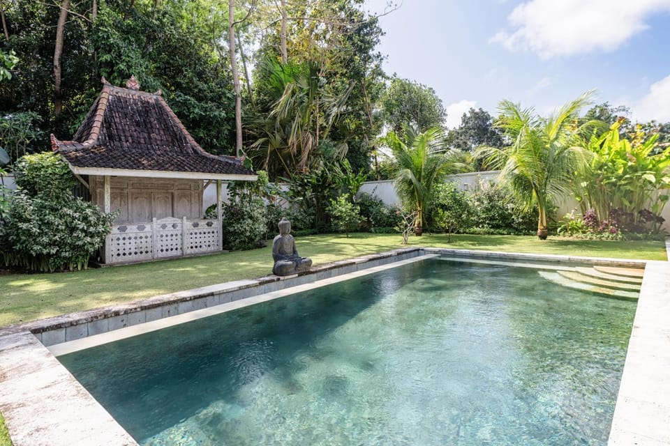Property building, Swimming pool