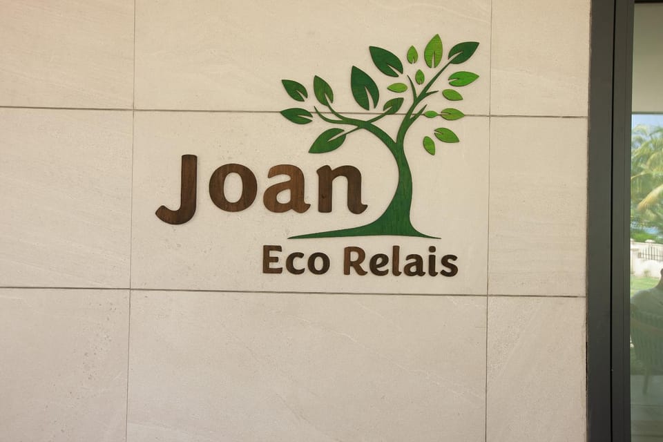 Property logo or sign, Logo/Certificate/Sign, Text overlay