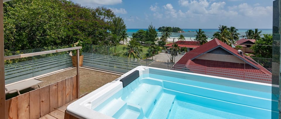 Natural landscape, Pool view, Sea view