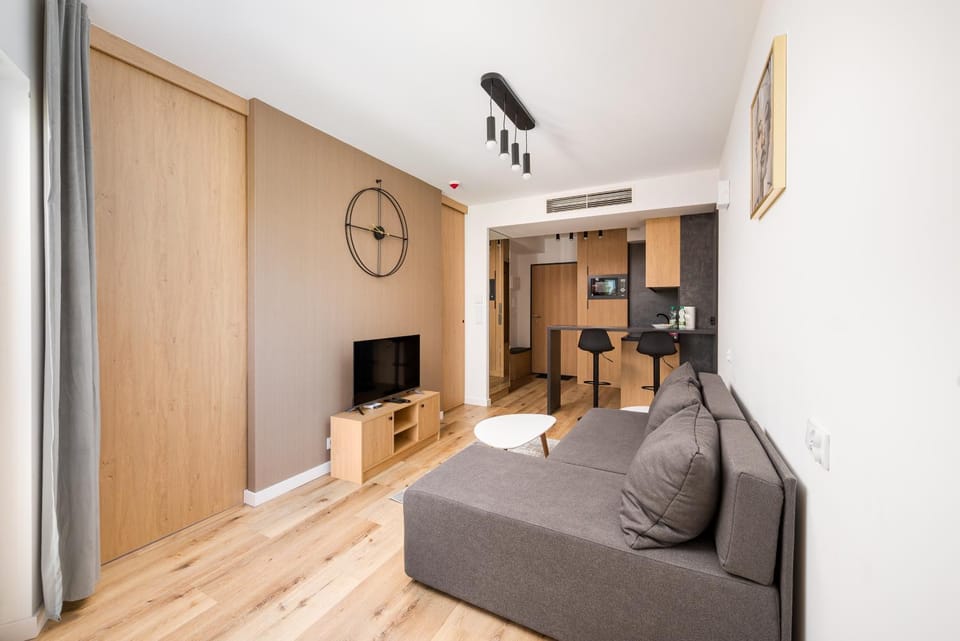 Communal lounge/ TV room, Bed, TV and multimedia, Living room, Photo of the whole room, Seating area, Evening entertainment
